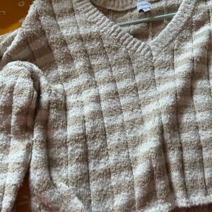 Super cute cropped sweater
